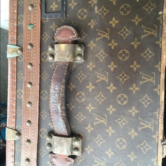 Luis Vuitton suitcase - Picture 7 of 8